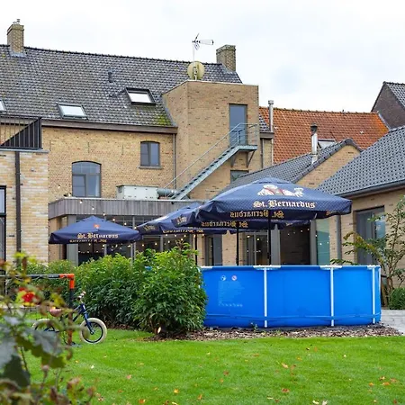 't Oud Gemeentehuis 4* Poelkapelle