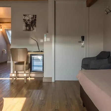 Oud Gemeentehuis Hotel Poelkapelle