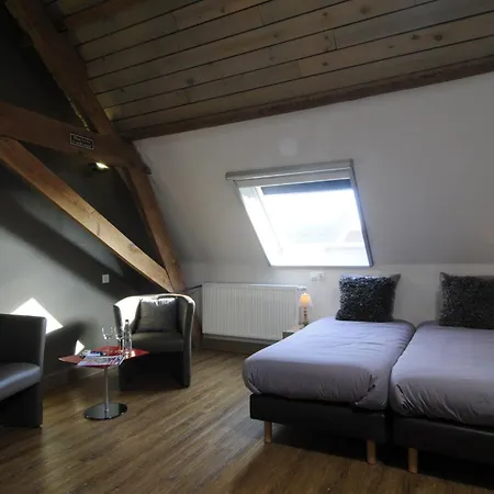 't Oud Gemeentehuis 4* Poelkapelle